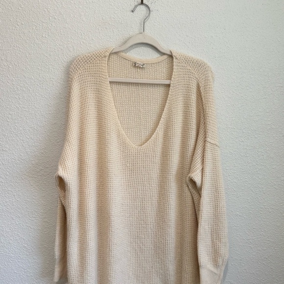 Free People Intimately M/L Cream Comfy Oversized Waffle Knit Pullover Sweater - Picture 3 of 10